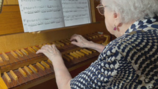 La apretada agenda de la organista Montserrat Torrent a los 96 años: "Me quieren despedir y que me vaya contenta"