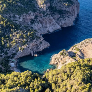9 bellas playas de difícil acceso en España