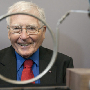 Muere James Lovelock, el 'abuelo' del ecologismo, en el día de su 103 cumpleaños