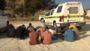 Modelos grababan un video musical en Sudáfrica y fueron violadas por 83 hombres
