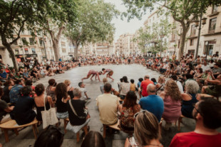 "Es el maricón que bailaba": Dos detenidos por una agresión homófoba en Figueres a un grupo de bailarines