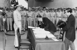 Fotos históricas de la ceremonia de rendición de Japón, 1945 (ENG)
