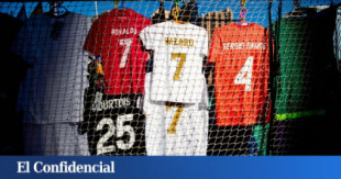 Una camiseta de fútbol cuesta ocho euros y se vende por 170: ¿están timando al aficionado?