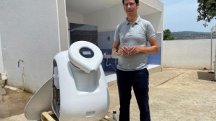 Un generador portátil de agua potable produce hasta 30 litros al día a partir del aire