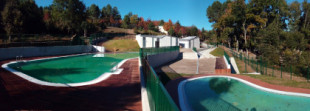 El PP construyó piscinas con el dinero europeo destinado a regenerar el embalse gallego contaminado con cianobacterias