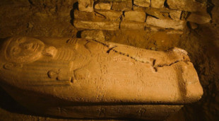 Encuentran en Saqqara el sarcófago de granito de un alto funcionario de Ramsés II