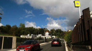 Un vecino de Donostia coloca un falso radar para que los coches reduzcan su velocidad