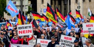 Miles de simpatizantes del partido ultra AfD piden en Berlín el fin de las sanciones a Rusia