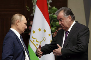 El presidente de Tayikistán abronca cara a cara a Putin en la cumbre de Astaná