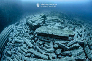 "Jamás he visto nada semejante": hallan imponentes columnas de piedra que revelan el pasado bajo el océano de Canarias
