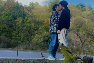 Una pareja gay de Armenia publica su último beso y se suicidan juntos