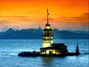 El faro de Kiz Kulesi (Turquía)