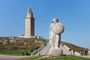 La primera columna de Jordanes: La Torre de Hércules de A Coruña