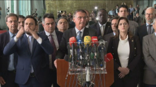 Bolsonaro dice que cumplirá con la Constitución; Ciro Nogueira comienza la transición