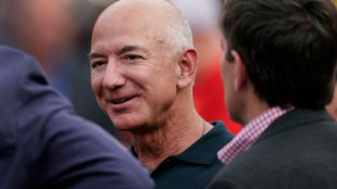 Jornadas de 14 horas sin descanso y sin baño": El fundador de Amazon, Jeff Bezos demandado por su antigua ama de llaves (ENG)