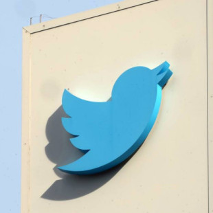 Twitter ahora pide a algunos trabajadores despedidos que por favor regresen. Algunos de los despedidos dicen haber sido despedidos por error (Inglés)