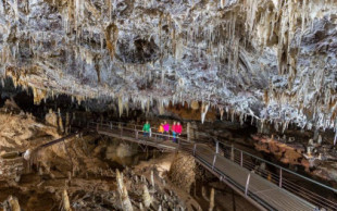 Cueva El Soplao, la antigua mina que resultó ser un tesoro geológico