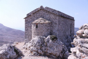 La audaz estrategia de una isla griega para esconder sus casas de los piratas