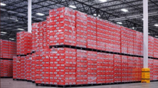 Miles de latas de Budweiser varadas en almacenes en Catar