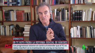 Pérez-Royo acusa al presidente del Constitucional de cometer un "delito"