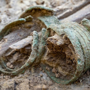 Descubren ricos ajuares funerarios en una necrópolis de la Edad del Bronce en Francia