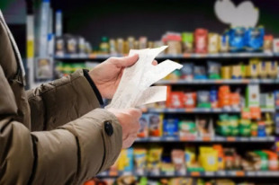 Es ilegal que los supermercados suban precios para compensar la rebaja del IVA. Las multas ni están ni se esperan
