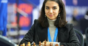 La mejor ajedrecista de Irán se instalará en Madrid tras jugar sin el velo