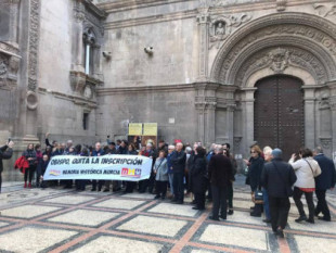 Piden por burofax al obispo de Cartagena que retire los símbolos franquistas de los "lugares de visibilidad pública"