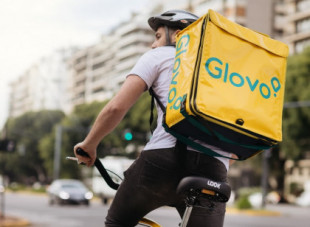 Glovo reta al Gobierno con una nueva vuelta de tuerca a la precariedad laboral