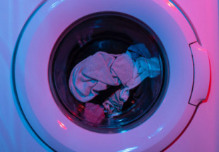 Una niña de tres años fallece tras quedarse atrapada dentro de una lavadora
