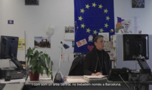 Interior retira un vídeo promocional de los Mossos con un cartel de ultraderecha en los despachos (cat)