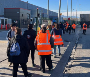 "No es un traslado, es un despido colectivo": Amazon deja tirados a 800 trabajadores en Martorelles (Barcelona)