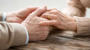 Doce años esperando plaza en una residencia para su mujer con alzheimer: "He pensado en quitarme de enmedio"