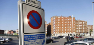 La justicia tumba la Ordenanza de Movilidad de Gijón: fin a las pegatinas ambientales y a la prohibición de aparcar en la ORA