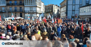 La protesta en defensa de la sanidad pública que la Xunta intentó desacreditar desborda las calles de Santiago