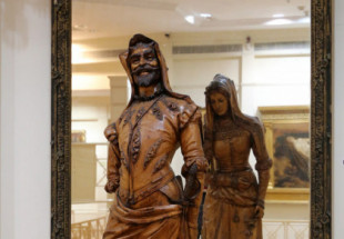 La inquietante estatua doble del demonio Mefistófeles y Margarita
