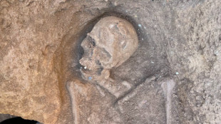 Encuentran una tumba romana con un cadáver adulto en las obras de la vía Layetana (CAT)