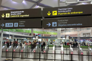 AENA permitirá llevar líquidos con el equipaje de mano: la nueva normativa llega a España en 2024