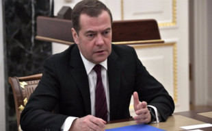 Medvedev aboga por "alejar todo lo posible la amenaza" incluso "si supone llegar a la frontera con Polonia"