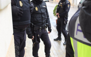 Dos hermanos intentan entrar armados a un hospital de València para agredir al personal médico