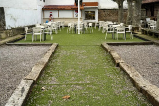 El principio del fin de las boleras tradicionales de Cantabria: convertidas en asfalto, urbanizaciones y terrazas