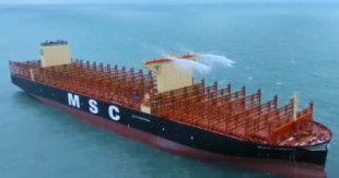 China entrega el barco de contenedores más grande del mundo [ENG]