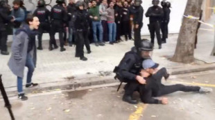 El mosso acusado de inventarse la agresión de un manifestante insinúa que el vídeo que lo delató está "manipulado"
