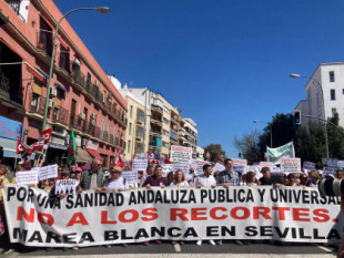Miles de personas defienden en las calles la sanidad pública en Andalucía