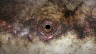 Descubren uno de los agujeros negros más grandes jamás vistos