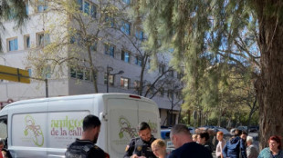 La Policía interrumpe un reparto de comida a familias pobres en València por la queja de un vecino