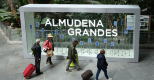 La estación Puerta de Atocha ya lleva el nombre de Almudena Grandes: "Fue la mejor embajadora de Madrid"