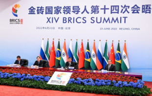Los BRICS debaten su expansión; más de 12 miembros interesados en unirse