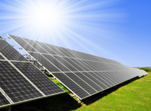 Conflicto entre los instaladores de placas solares y grandes empresas eléctricas [ES]