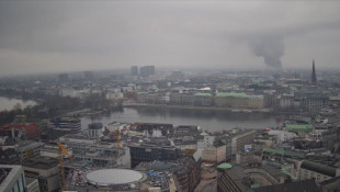 «Peligro extremo» en Hamburgo tras incendiarse dos almacenes y desatar una nube tóxica